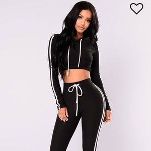 FASHION NOVA TENNIS COURT II SET LARGE BRAND NEW